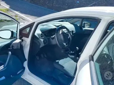 Usata Ford Fiesta 70 CV (51 kW) 2011 Berlina