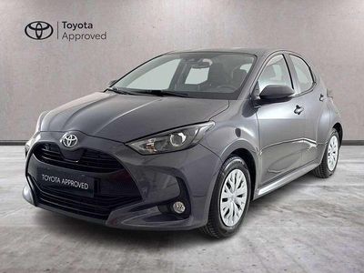 Usata Toyota Yaris 72 CV (52 kW) 2023 Grigio Utilitaria