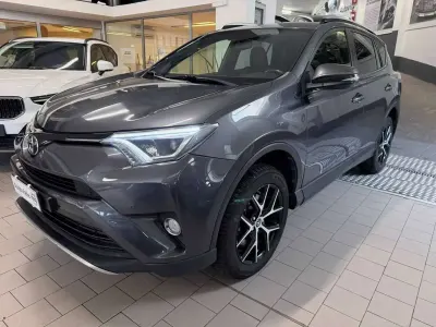 Usata Toyota RAV4 Lounge 143 CV (105 kW) 2016 Grigio SUV