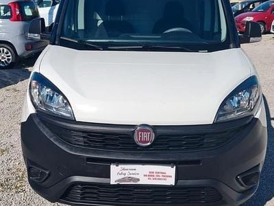 Usata Fiat Doblò Lounge 95 CV (69 kW) 2019 Bianco Monovolume