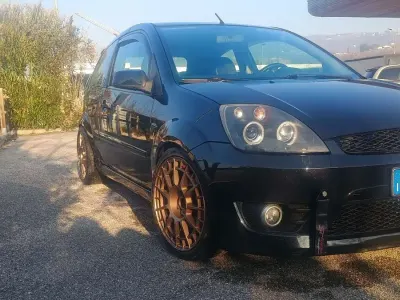 Usata Ford Fiesta ST 150 CV (110 kW) 2005 Utilitaria