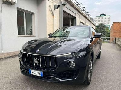 Nero Usata 2019 Maserati Levante GranLusso SUV | 36.900 € (Ottimo prezzo)