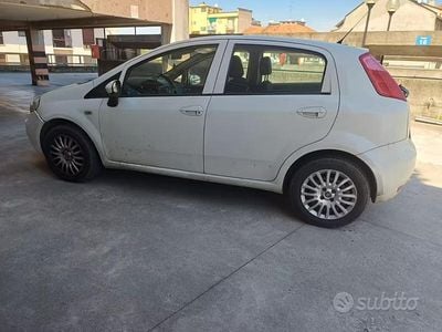 Usata Fiat Punto Street 77 CV (56 kW) 2015 Bianco Utilitaria