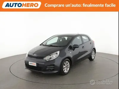 Usata Kia Rio Active 75 CV (55 kW) 2017 Grigio Berlina