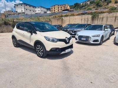 Usata Renault Captur Intens 90 CV (66 kW) 2017 Beige SUV