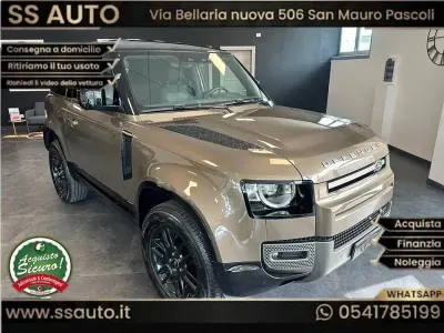 Usata Land Rover Defender HSE Dynamic 200 CV (147 kW) 2022 Marrone SUV