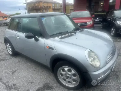Käytetty Mini Cooper 116 HP (85 kW) 2002 Harmaa Viistoperä