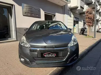 Usata Peugeot 208 Active 82 CV (60 kW) 2017 Grigio Utilitaria
