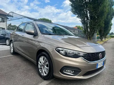 Usata Fiat Tipo Easy 120 CV (88 kW) 2018 Bronzo Berlina