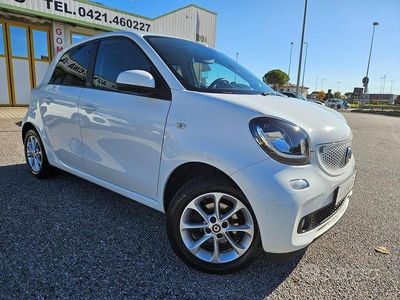 Usata Smart ForFour Passion 71 CV (52 kW) 2018 Bianco Utilitaria