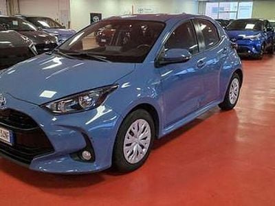 Usata Toyota Yaris Hybrid Active 2021 Blu Berlina