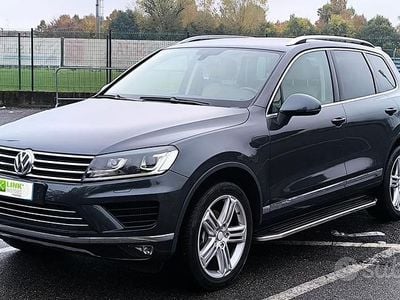 Usata VW Touareg 204 CV (150 kW) 2016 Grigio SUV