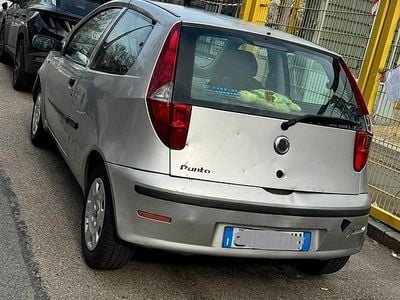 Usata Fiat Punto 70 CV (51 kW) 2005 Grigio Utilitaria