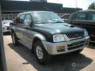 Usata Mitsubishi L200 100 CV (73 kW) 2004 Nero Pick-up