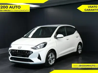 Usata Hyundai i10 67 CV (49 kW) 2023 Bianco Utilitaria