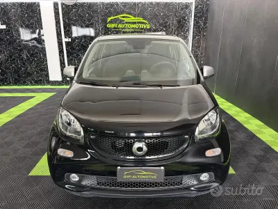Usata Smart ForFour Passion 71 CV (52 kW) 2016 Nero Utilitaria