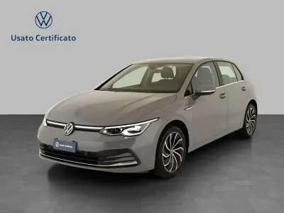 Usata VW Golf VIII Life 131 CV (96 kW) 2023 Moonstone grey Berlina