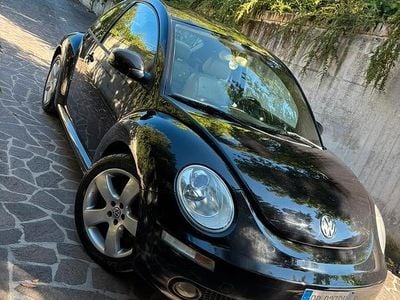 Usata VW New Beetle 105 CV (77 kW) 2006 Nero Utilitaria