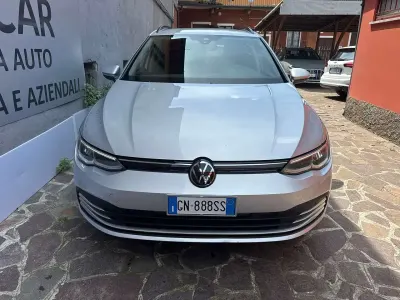 Usata VW Golf VIII Style 116 CV (85 kW) 2023 Argento Station wagon
