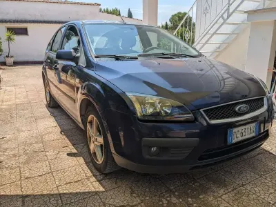 Usata Ford Focus 90 CV (66 kW) 2006 Bluazzurro Berlina