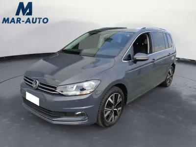 Begagnad VW Touran Executive 150 HK (110 kW) 2022 Grå Minibuss