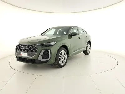Nuova Audi Q5 Sportback S-Line 204 CV (150 kW) 2025 Verde distretto metallizzato SUV