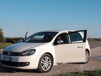 Usata VW Golf VI 140 CV (102 kW) 2010 Bianco Utilitaria