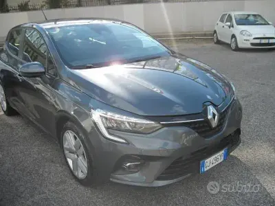 Usata Renault Clio V 91 CV (66 kW) 2022 Grigio Berlina