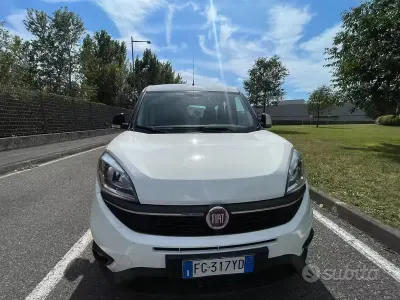 Usata Fiat Doblò Pop 105 CV (77 kW) 2017 Bianco Monovolume
