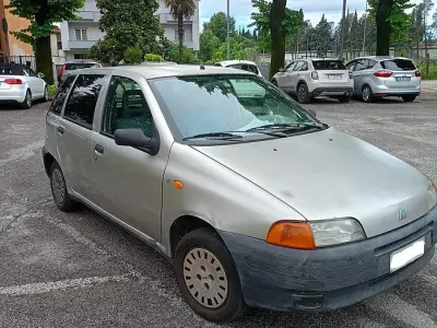 Usata Fiat Punto 54 CV (39 kW) 1997 Grigio Utilitaria