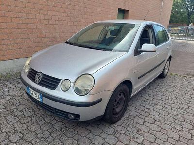 Usata VW Polo Comfortline 75 CV (55 kW) 2003 Argento Berlina