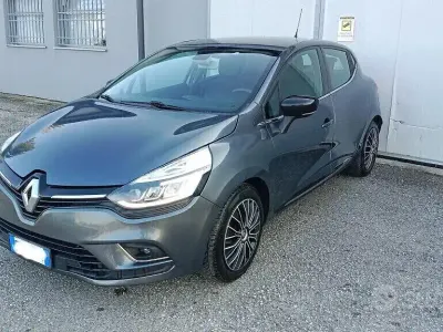 Usata Renault Clio IV Zen 75 CV (55 kW) 2019 Grigio Berlina