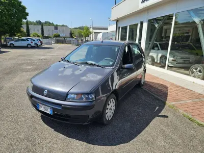 Usata Fiat Punto 80 CV (58 kW) 2001 Grigio Utilitaria
