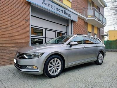Usata VW Passat Comfortline 150 CV (110 kW) 2017 Grigio Station wagon