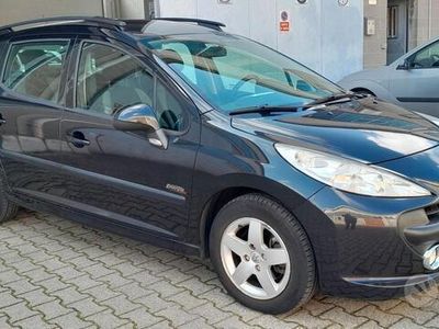 usata Peugeot 207 1.4 VTi Energie Neopatentati - 2009