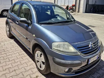 Usata Citroën C3 Exclusive 68 CV (50 kW) 2005 Blu/azzurro Berlina