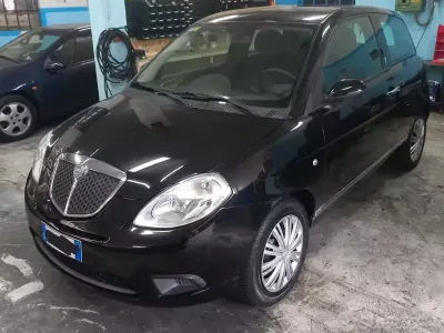 Usata Lancia Ypsilon 75 CV (55 kW) 2008 Nero Utilitaria