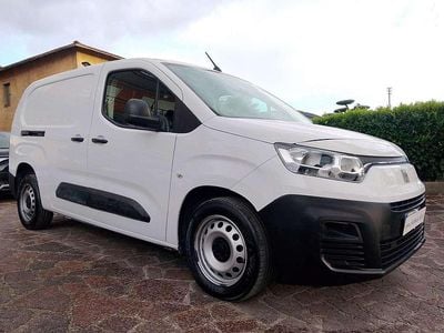 Usata Fiat Doblò 90 CV (66 kW) 2023 Bianco Monovolume