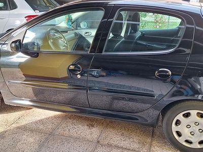 Begagnad Peugeot 206 75 HK (55 kW) 2008 Svart Halvkombi