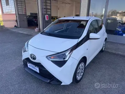 Occasion Toyota Aygo X-play 72 ch (52 kW) 2019 Blanc Citadine