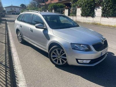 Usata Skoda Octavia G-TEC Executive 110 CV (80 kW) 2016 Grigio Station wagon