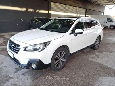 Usata Subaru Outback Premium 175 CV (128 kW) 2020 Bianco Station wagon