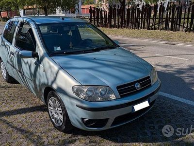 Usata Fiat Punto 69 CV (50 kW) 2004 Utilitaria