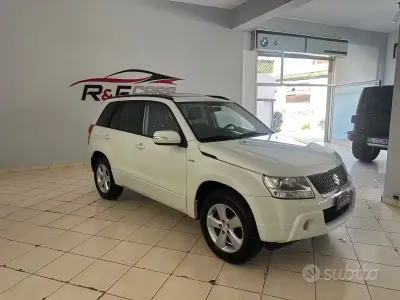 Usata Suzuki Grand Vitara 129 CV (94 kW) 2010 Bianco SUV