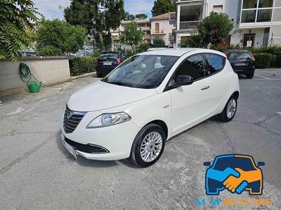 Usata Lancia Ypsilon Gold 85 CV (62 kW) 2014 Bianco(met.) Utilitaria