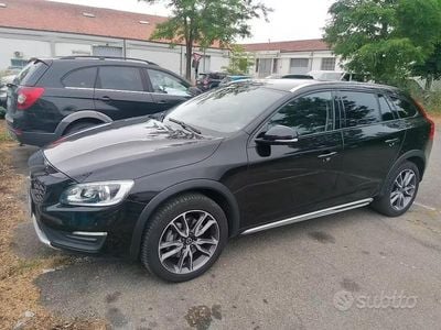 Usata Volvo V60 CC 150 CV (110 kW) 2017 Nero Station wagon