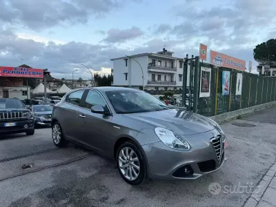 Gebraucht Alfa Romeo Giulietta 120 PS (88 kW) 2012 Grau Kleinwagen