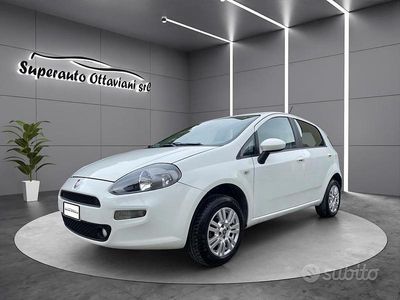 Usata Fiat Punto Easy 69 CV (50 kW) 2012 Bianco Utilitaria