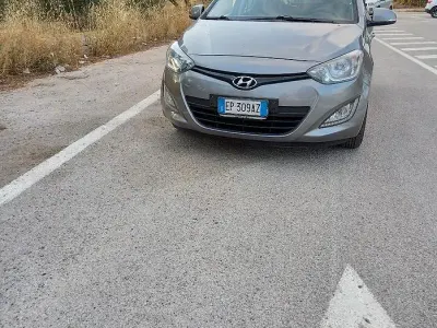 Usata Hyundai i20 85 CV (62 kW) 2012 Grigio Utilitaria
