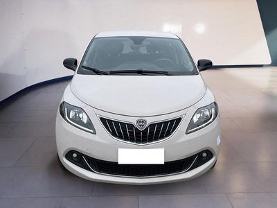 Usata Lancia Ypsilon Gold 70 CV (51 kW) 2021 Bianco Utilitaria